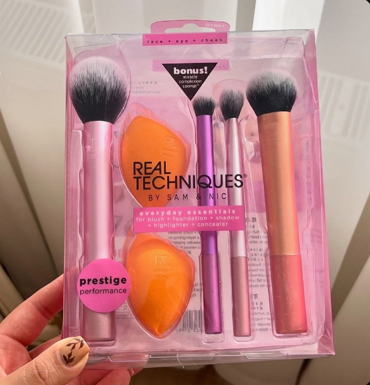 Real Techniques Brush Set With Beauty Blender