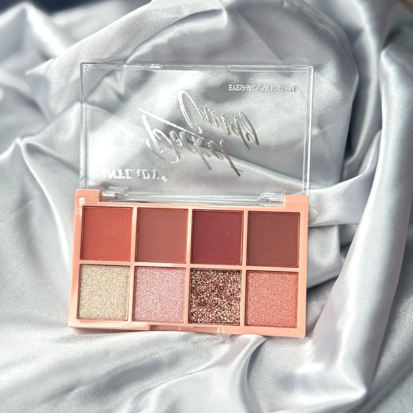 Anylady 8 Color Famous Eyeshadow