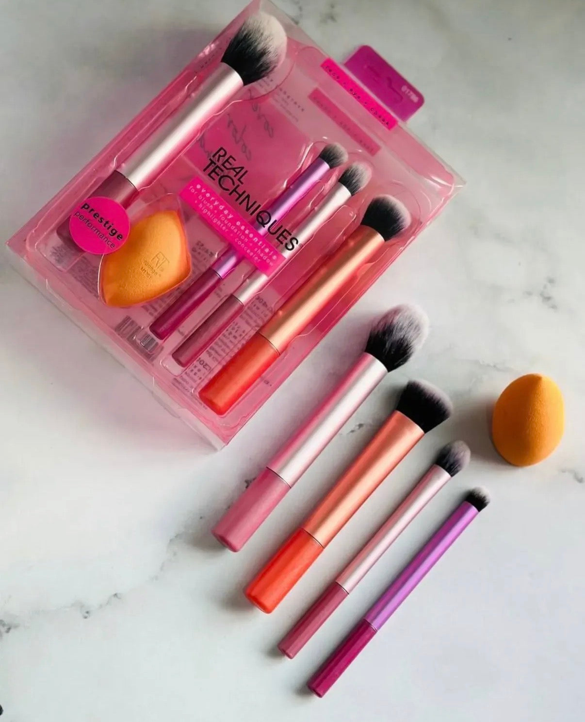 Real Techniques Premium Brush Set With Beauty Blender